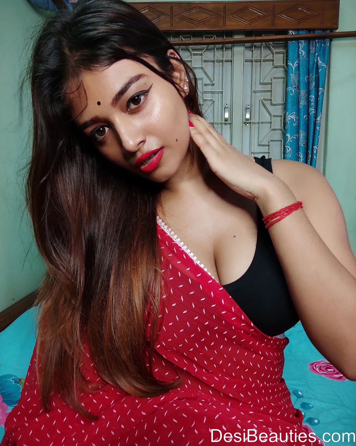 Oriya Sarkar Desi girl Image 04