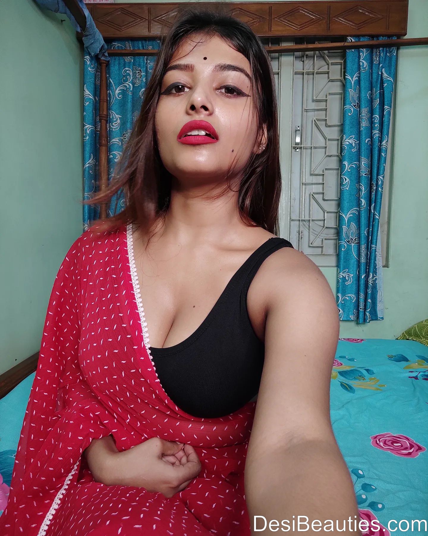 Oriya Sarkar Desi girl Image 05